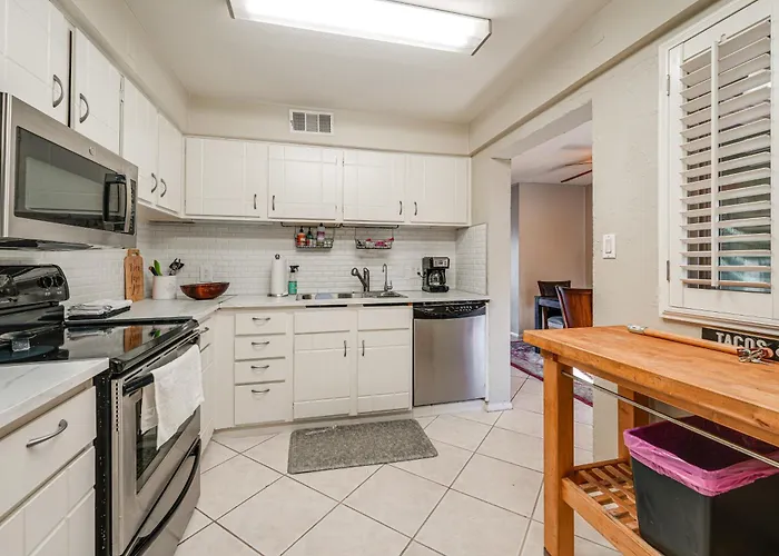 Holiday home Pool Access & Private Patio! Prime Arcadia *