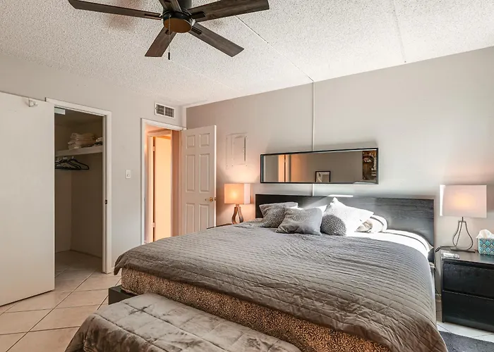 Pool Access & Private Patio! Prime Arcadia *